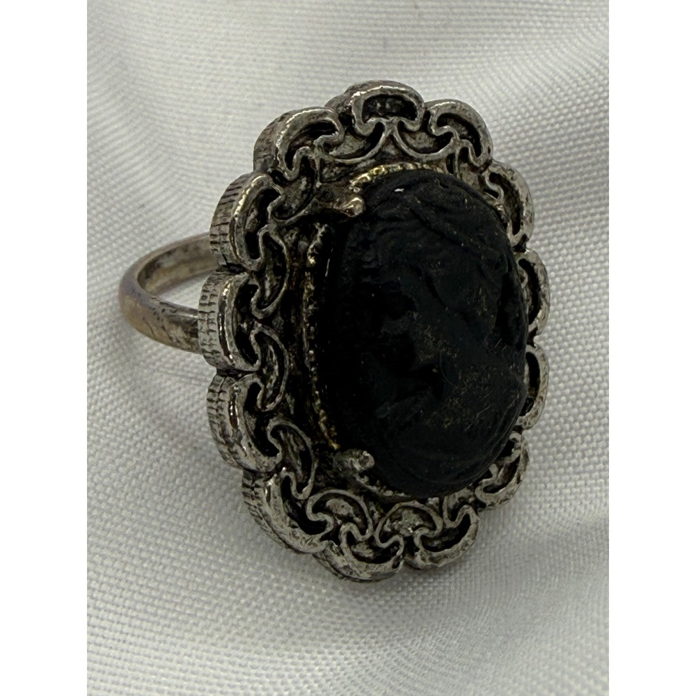 Vintage Style Black Cameo Ring Silver Tone Ornate‎ Scalloped Adjustable Band
